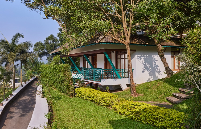 deluxe cottages thekkady